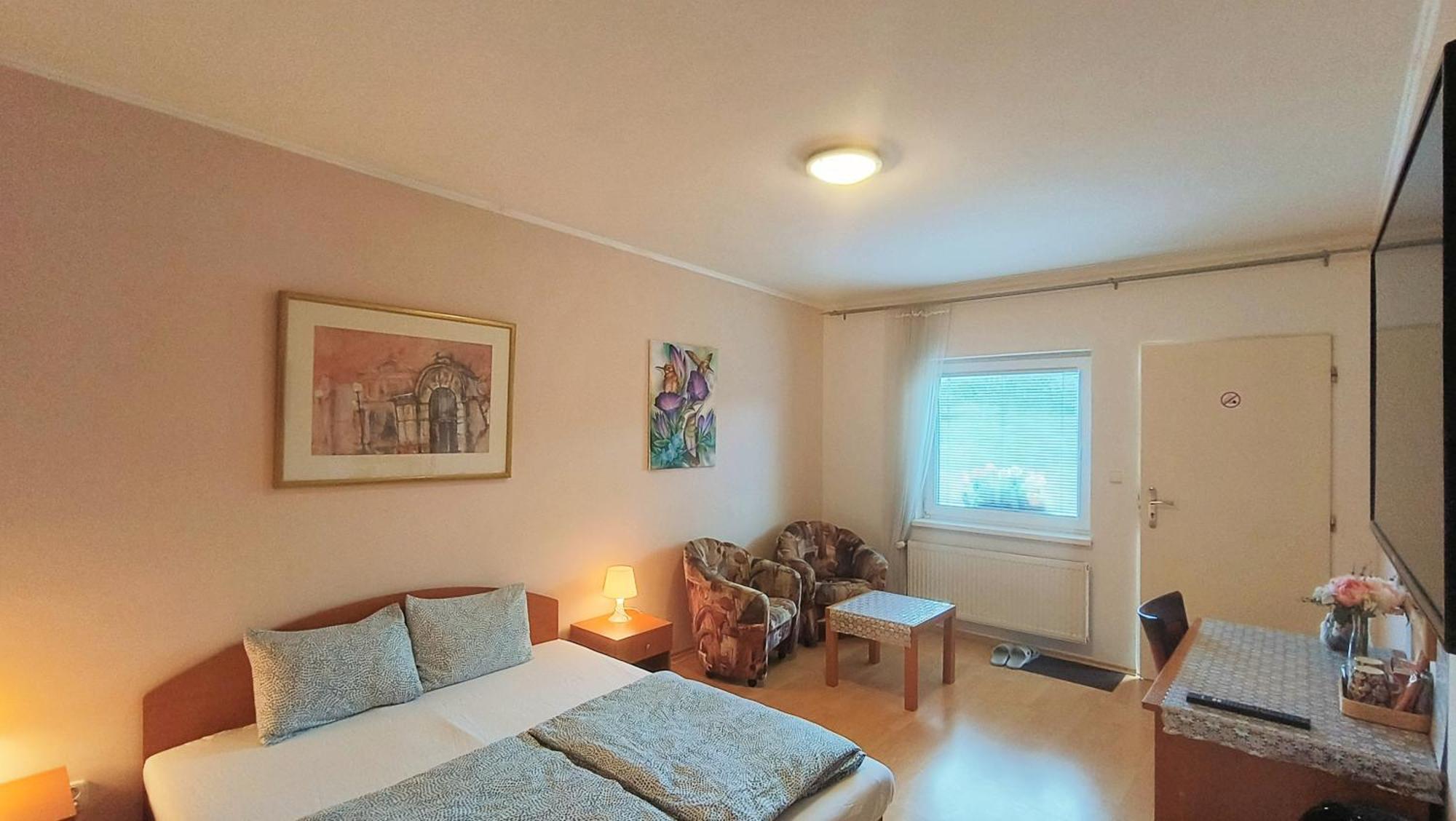 Cozy Room With Garden In Bratislava Eksteriør billede